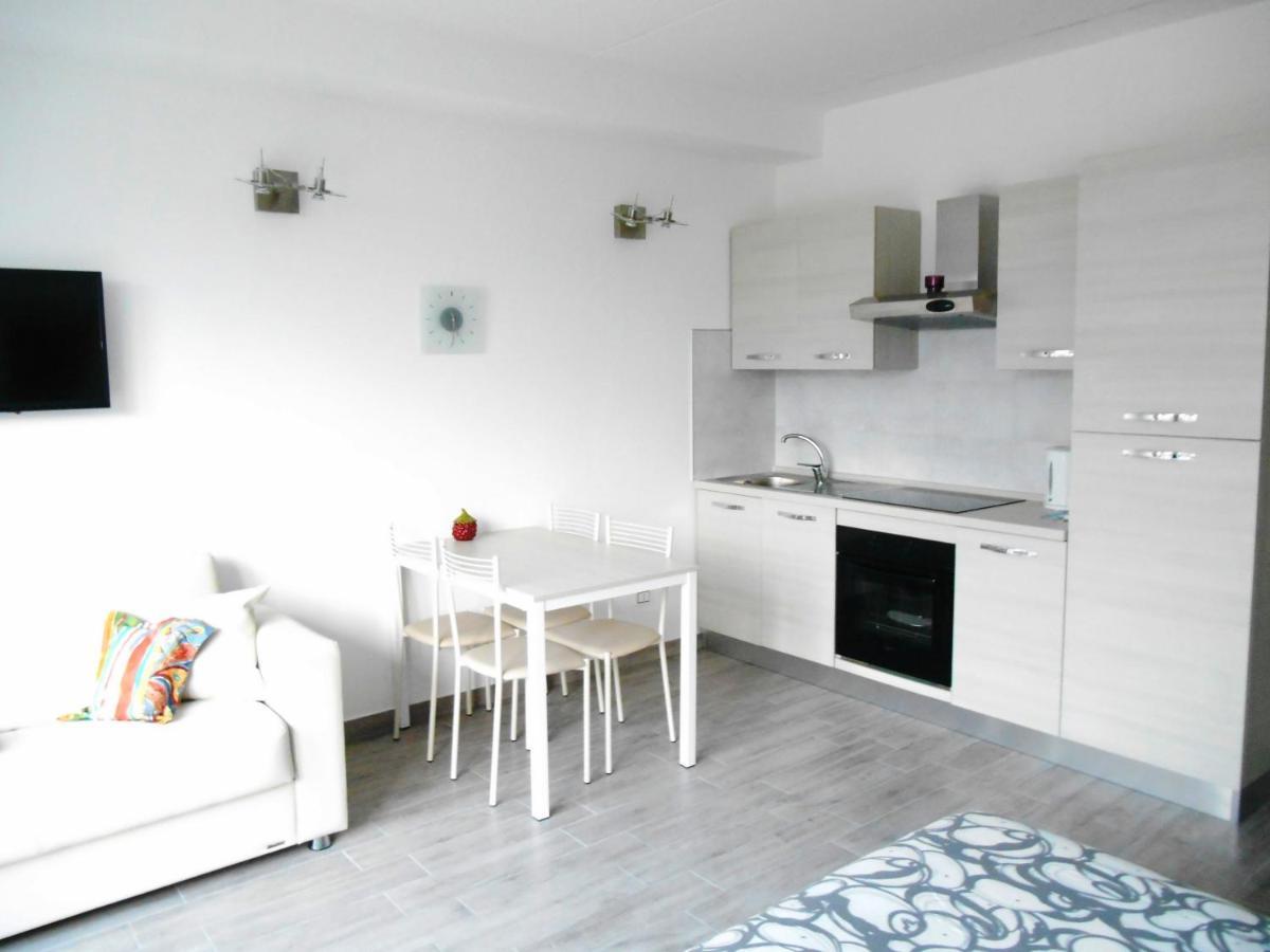 Direttamente Al Lago Apartments マローネ エクステリア 写真